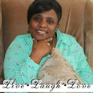 Meet your Posher, Rena